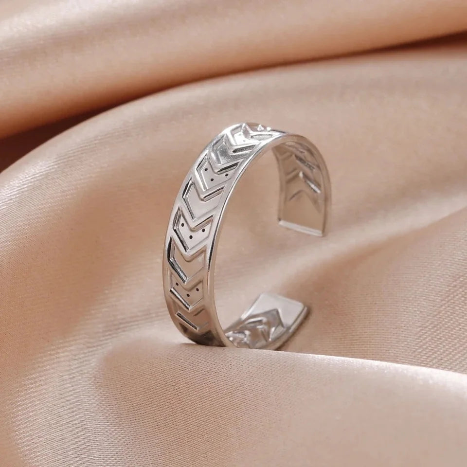VANGUARD - Silver | Chevron Ring